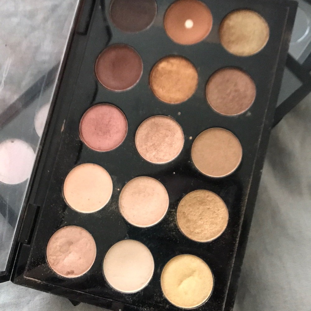 MAC eyeshadow pallets - Picture 4 of 8